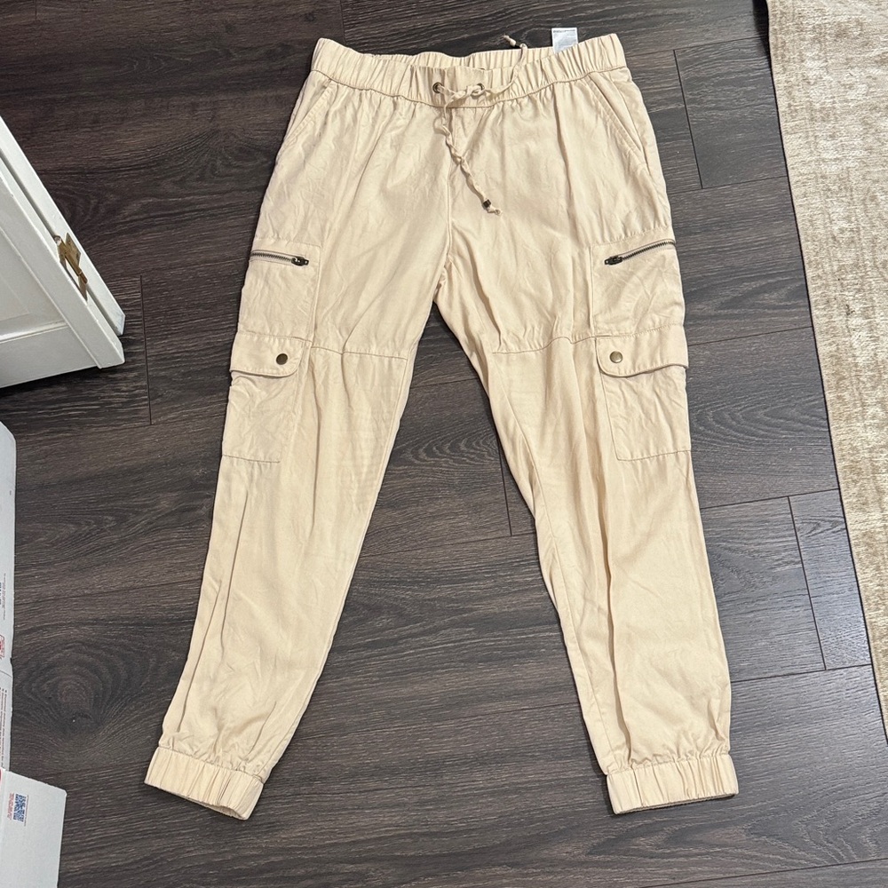 Women’s Tan Cargo Pants